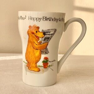 1976 Vintage Suzy’s Zoo Happy Birthday Bear Reading Newspaper Coffee Cup Mug